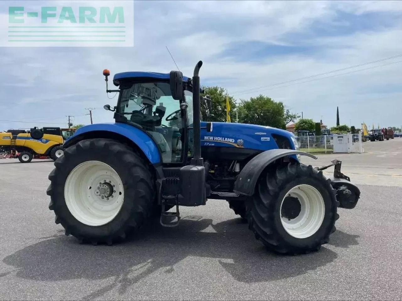 New Holland t 7.235 - Traktori: kuva New Holland t 7.235 - Traktori New Holland t 7.235 - Traktori: kuva New Holland t 7.235 - Traktori