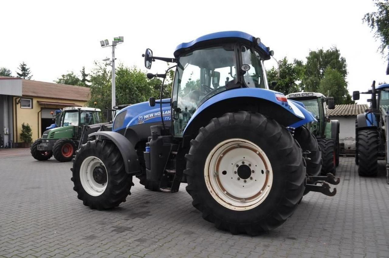 New Holland t7.200 rangecommand / price with tax / - Traktori: kuva New Holland t7.200 rangecommand / price with tax / - Traktori New Holland t7.200 rangecommand / price with tax / - Traktori: kuva New Holland t7.200 rangecommand / price with tax / - Traktori