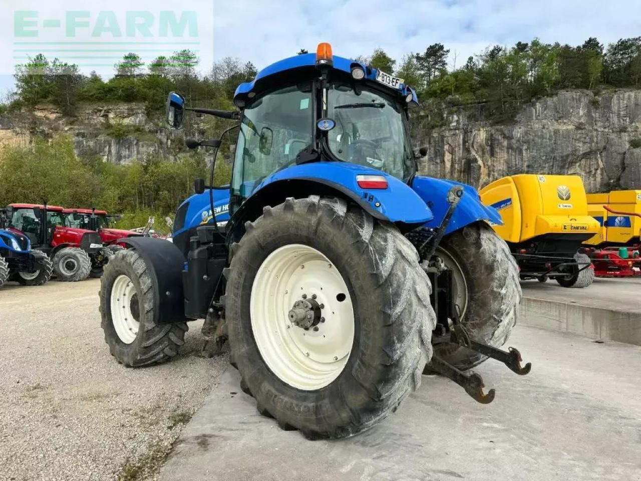 New Holland t7. 210 sw pc t4 - Traktori: kuva New Holland t7. 210 sw pc t4 - Traktori New Holland t7. 210 sw pc t4 - Traktori: kuva New Holland t7. 210 sw pc t4 - Traktori