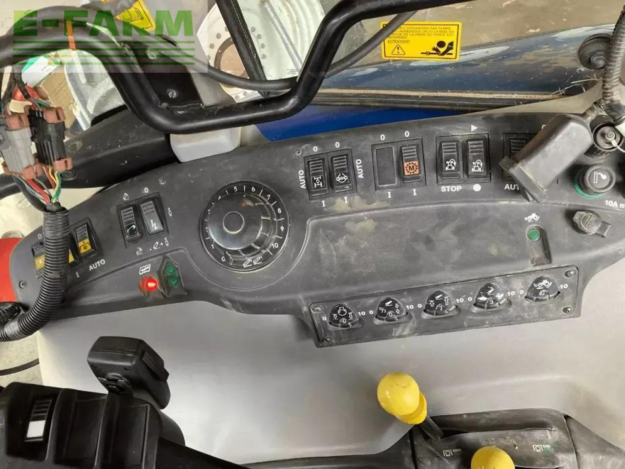 New Holland t7550 auto command - Traktori: kuva New Holland t7550 auto command - Traktori New Holland t7550 auto command - Traktori: kuva New Holland t7550 auto command - Traktori