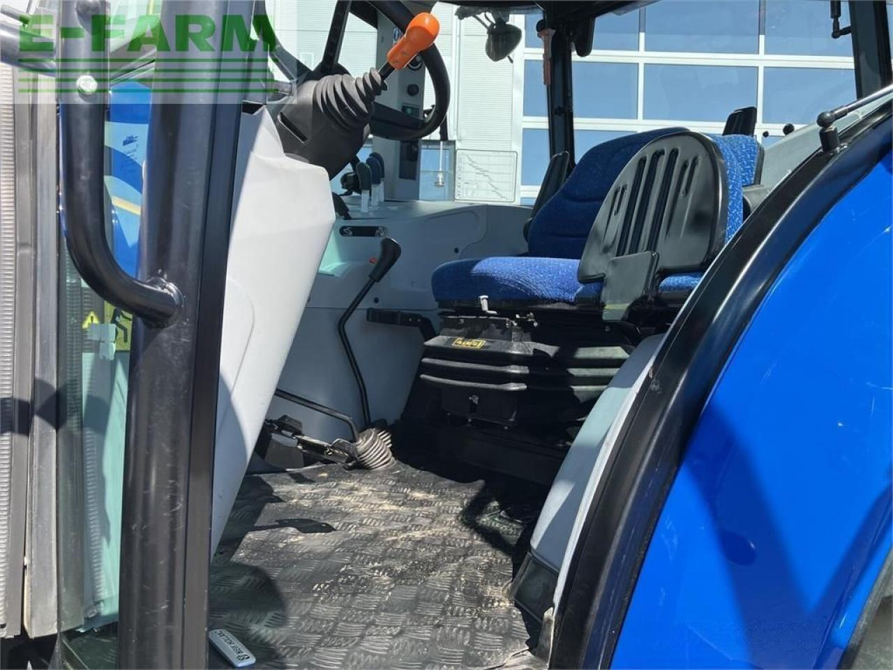 New Holland td5.85 - Traktori: kuva New Holland td5.85 - Traktori New Holland td5.85 - Traktori: kuva New Holland td5.85 - Traktori