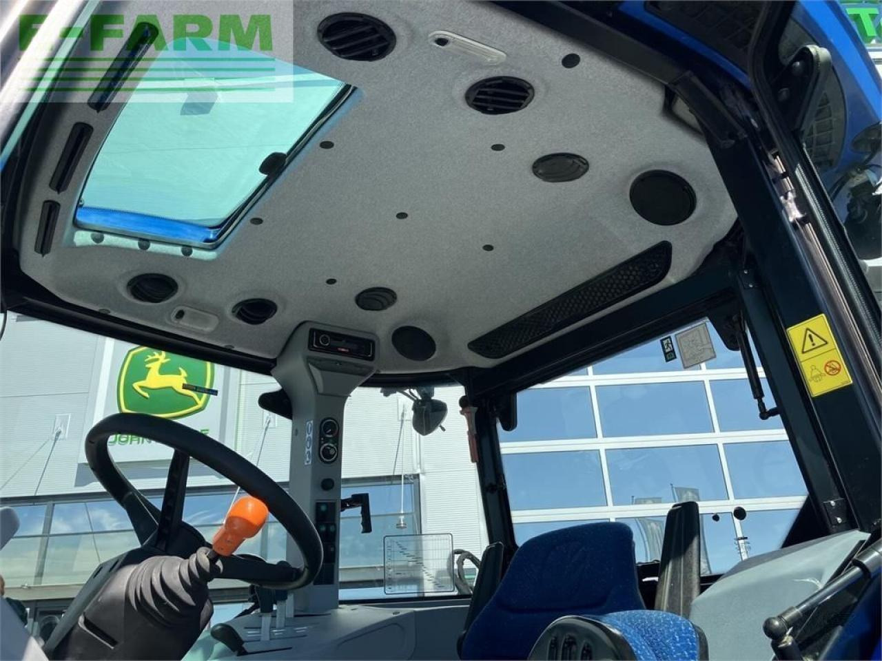 Traktori New Holland td5.85: kuva Traktori New Holland td5.85 Traktori New Holland td5.85: kuva Traktori New Holland td5.85