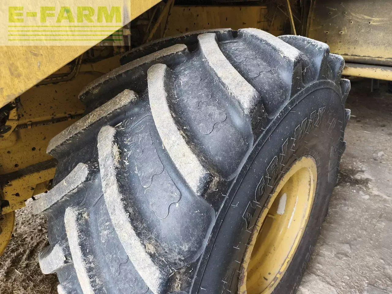 New Holland tx 32 - Leikkuupuimuri: kuva New Holland tx 32 - Leikkuupuimuri New Holland tx 32 - Leikkuupuimuri: kuva New Holland tx 32 - Leikkuupuimuri