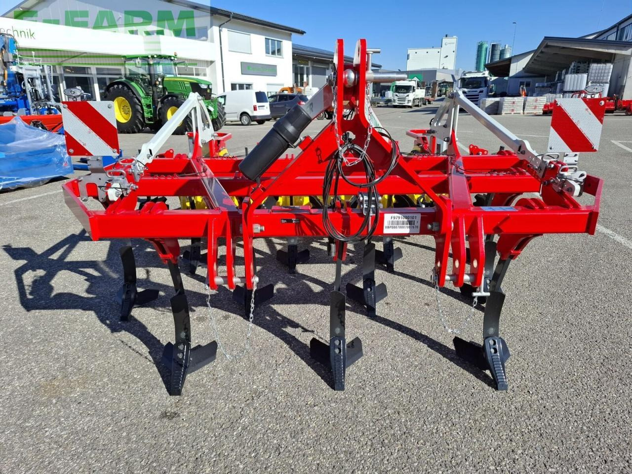 Pöttinger Synkro 3030 - Kultivaattori: kuva Pöttinger Synkro 3030 - Kultivaattori Pöttinger Synkro 3030 - Kultivaattori: kuva Pöttinger Synkro 3030 - Kultivaattori