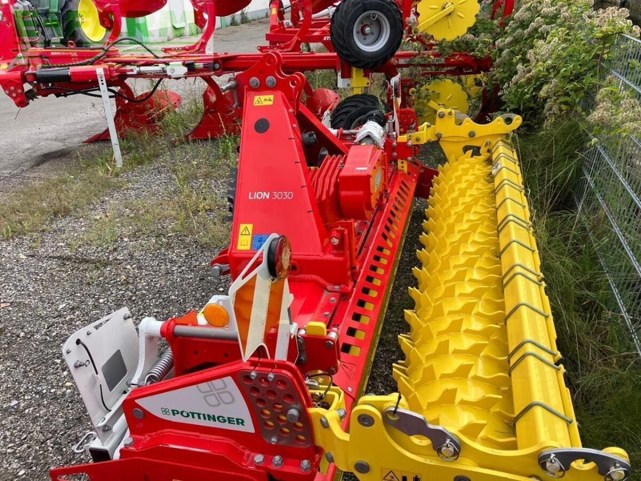 Pöttinger lion 3030 - Lautasäes: kuva Pöttinger lion 3030 - Lautasäes Pöttinger lion 3030 - Lautasäes: kuva Pöttinger lion 3030 - Lautasäes