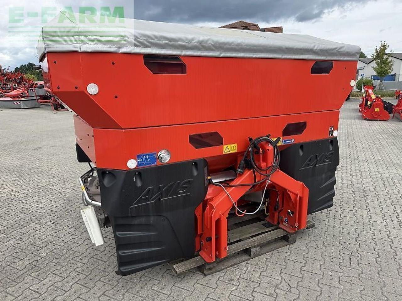 Rauch m 30.2 emc+w isobus - Lannoitteenlevitin: kuva Rauch m 30.2 emc+w isobus - Lannoitteenlevitin Rauch m 30.2 emc+w isobus - Lannoitteenlevitin: kuva Rauch m 30.2 emc+w isobus - Lannoitteenlevitin