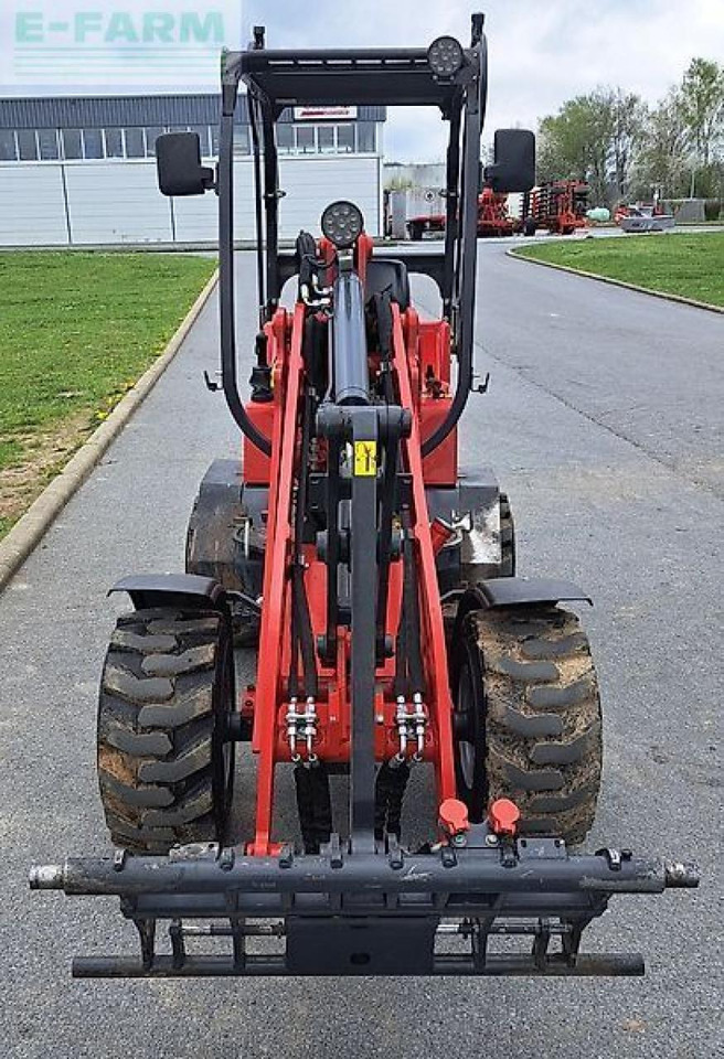 Minikuormaaja Schäffer 2028-2: kuva Minikuormaaja Schäffer 2028-2