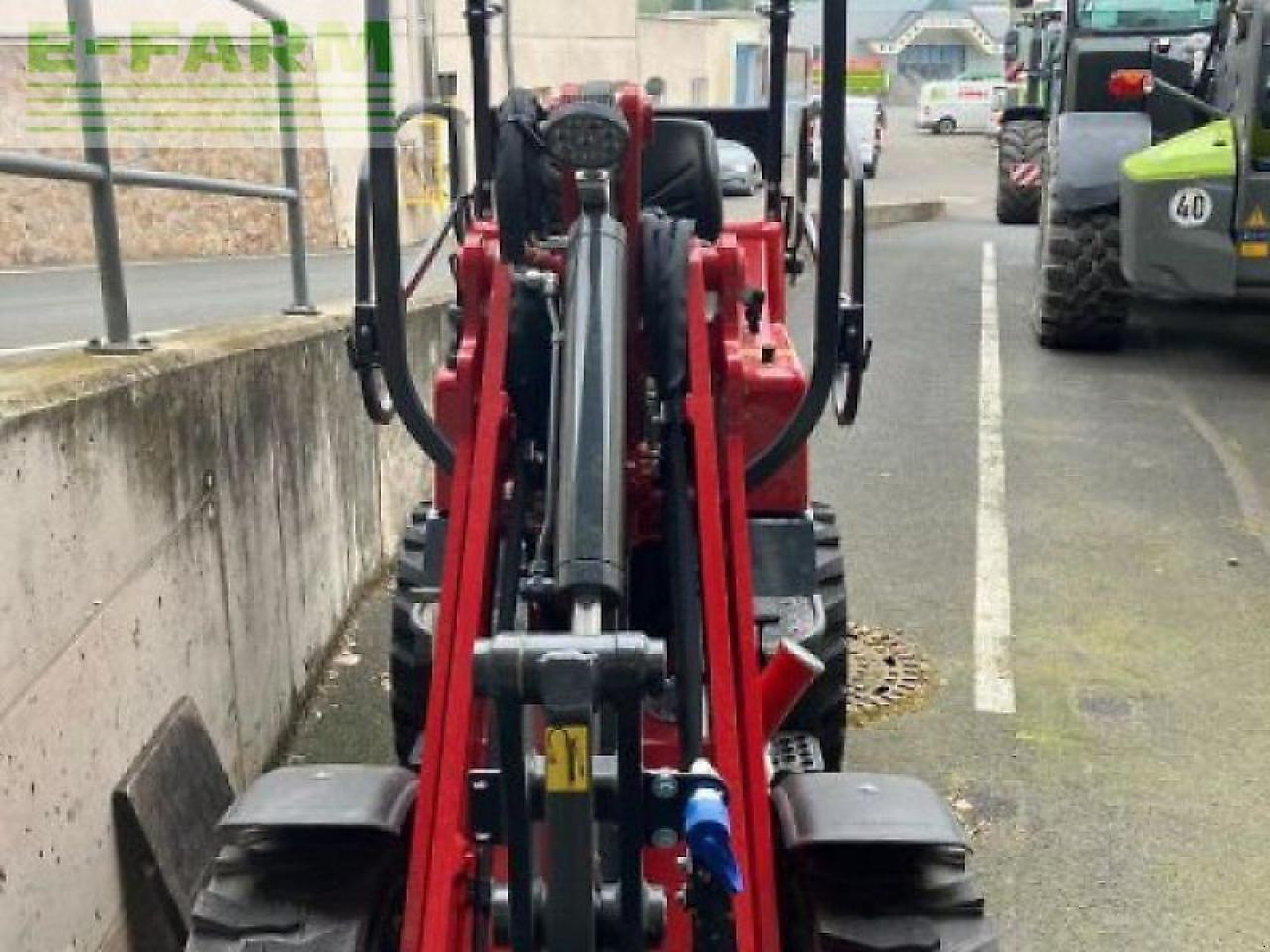 Schäffer hoflader schäffer 2028-2 - Minikuormaaja: kuva Schäffer hoflader schäffer 2028-2 - Minikuormaaja Schäffer hoflader schäffer 2028-2 - Minikuormaaja: kuva Schäffer hoflader schäffer 2028-2 - Minikuormaaja