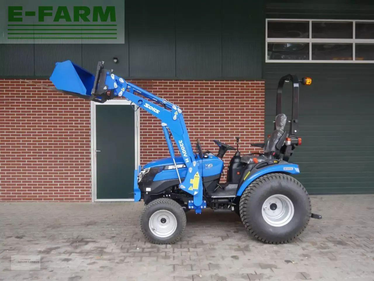 Solis 26 hst + frontlader - Traktori: kuva Solis 26 hst + frontlader - Traktori Solis 26 hst + frontlader - Traktori: kuva Solis 26 hst + frontlader - Traktori