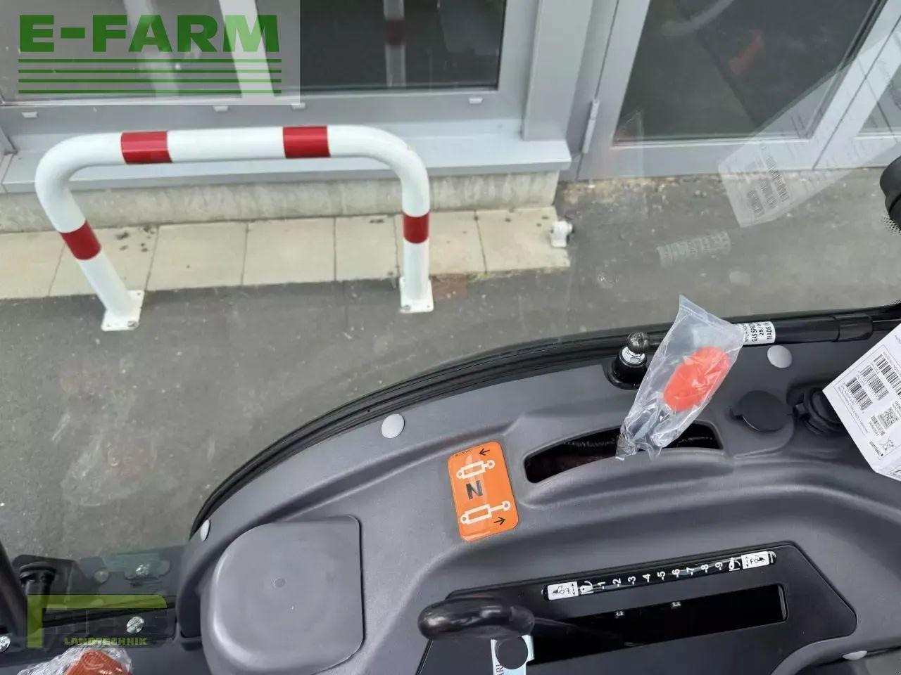 Solis 26 hst kabine panther (black) - Traktori: kuva Solis 26 hst kabine panther (black) - Traktori Solis 26 hst kabine panther (black) - Traktori: kuva Solis 26 hst kabine panther (black) - Traktori