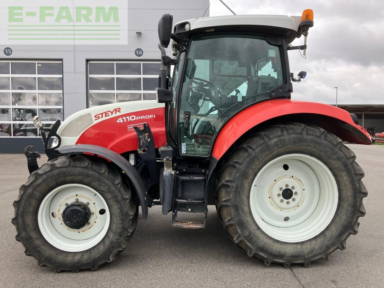 Steyr 4110 Profi - Traktori: kuva Steyr 4110 Profi - Traktori Steyr 4110 Profi - Traktori: kuva Steyr 4110 Profi - Traktori
