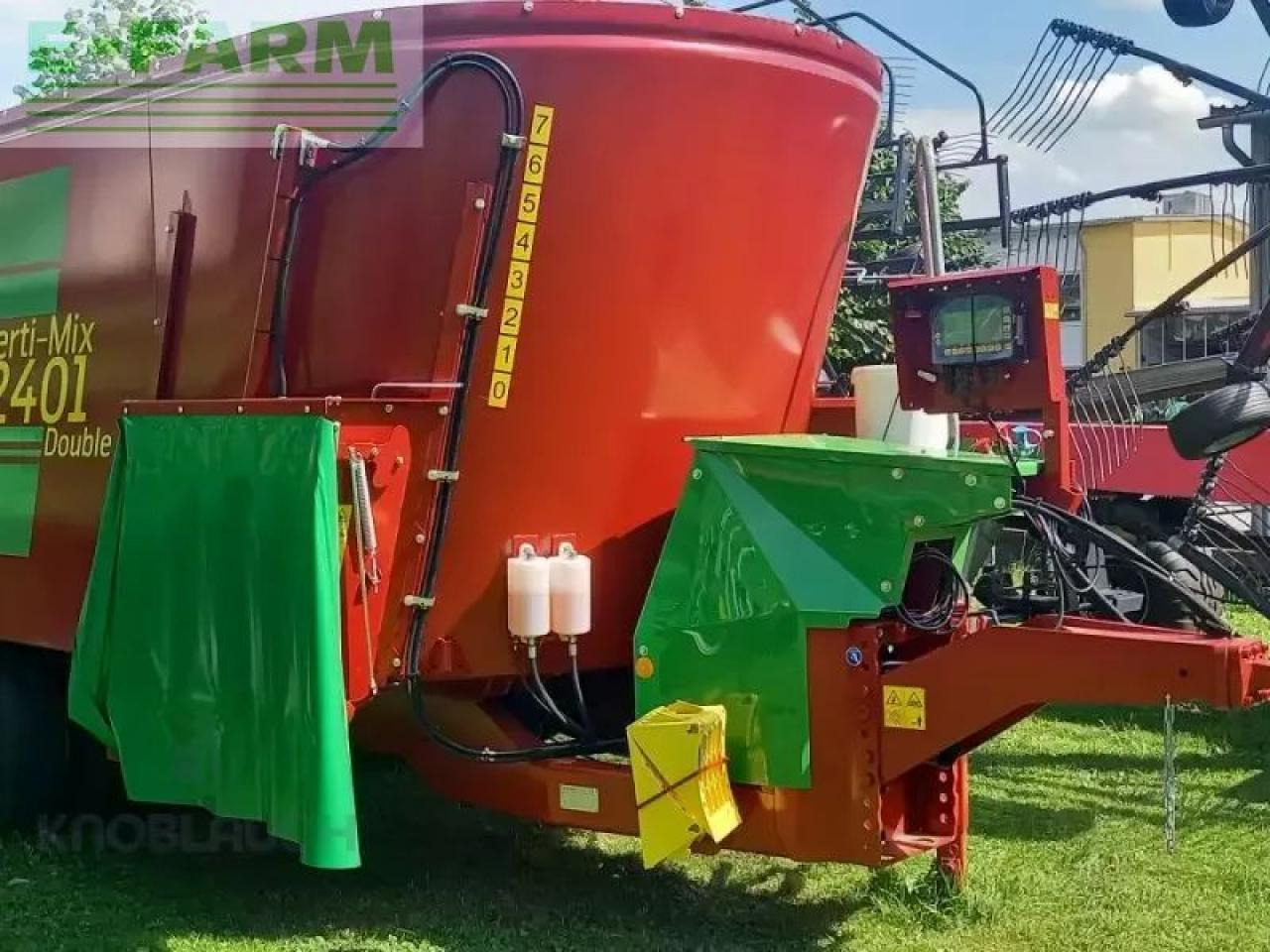 Strautmann verti-mix 2401 double - Karjatalouskone: kuva Strautmann verti-mix 2401 double - Karjatalouskone Strautmann verti-mix 2401 double - Karjatalouskone: kuva Strautmann verti-mix 2401 double - Karjatalouskone