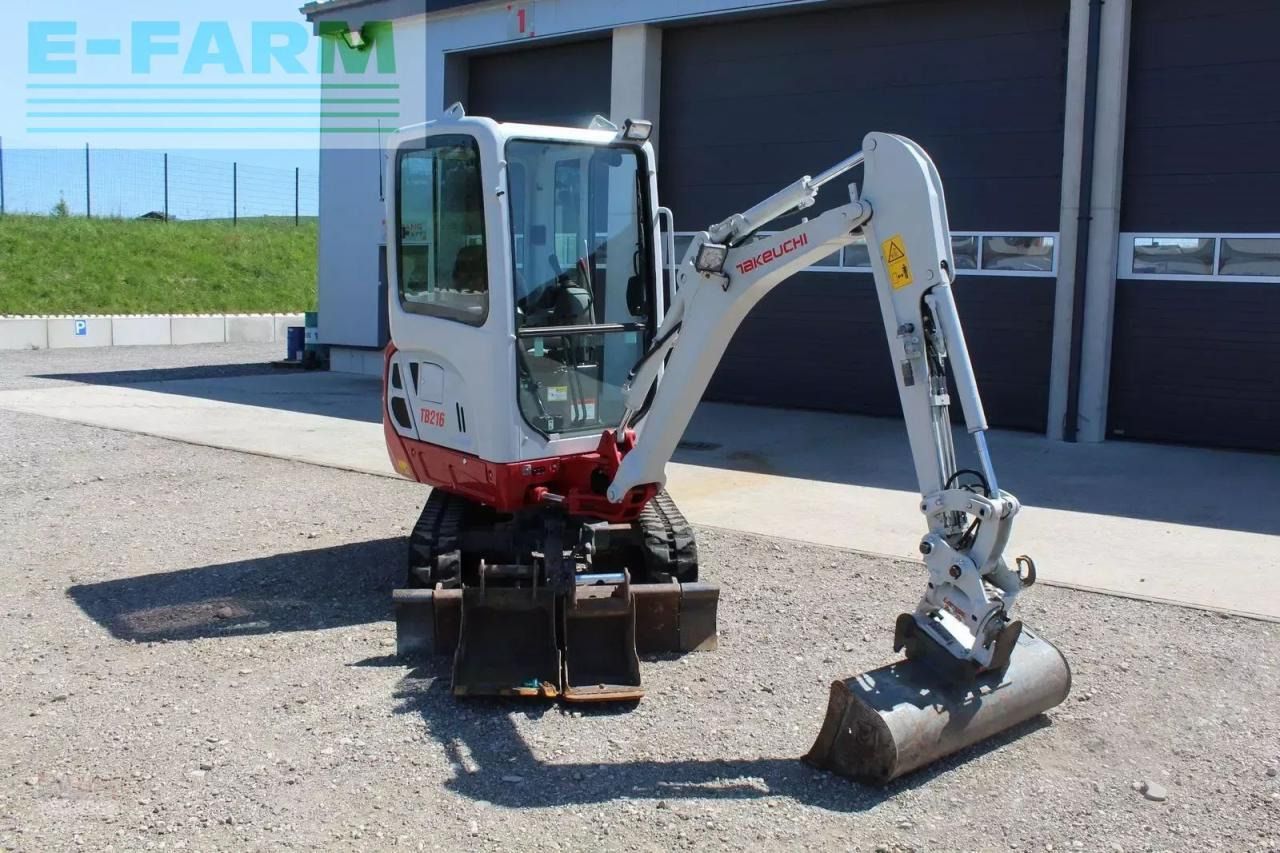 Takeuchi minibagger tb 216 mit powertilt - Minikuormaaja: kuva Takeuchi minibagger tb 216 mit powertilt - Minikuormaaja Takeuchi minibagger tb 216 mit powertilt - Minikuormaaja: kuva Takeuchi minibagger tb 216 mit powertilt - Minikuormaaja