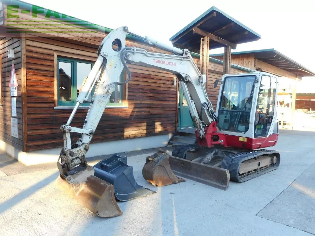 Takeuchi tb 250 mit powertilt + hydr. sw + 3 löffel - Minikuormaaja: kuva Takeuchi tb 250 mit powertilt + hydr. sw + 3 löffel - Minikuormaaja Takeuchi tb 250 mit powertilt + hydr. sw + 3 löffel - Minikuormaaja: kuva Takeuchi tb 250 mit powertilt + hydr. sw + 3 löffel - Minikuormaaja