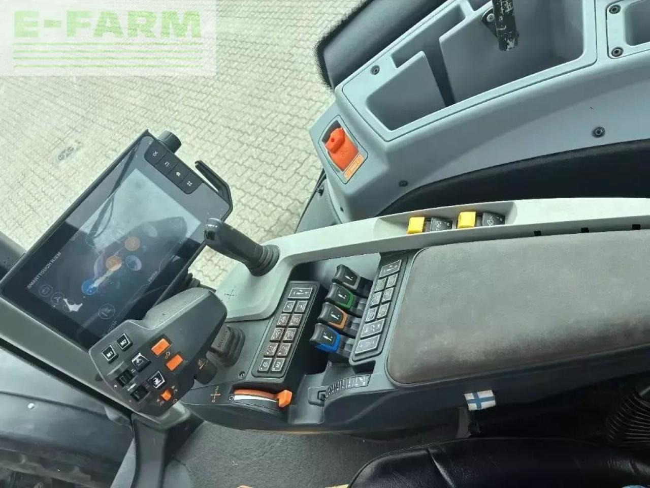 Valtra 254 versus - Traktori: kuva Valtra 254 versus - Traktori Valtra 254 versus - Traktori: kuva Valtra 254 versus - Traktori