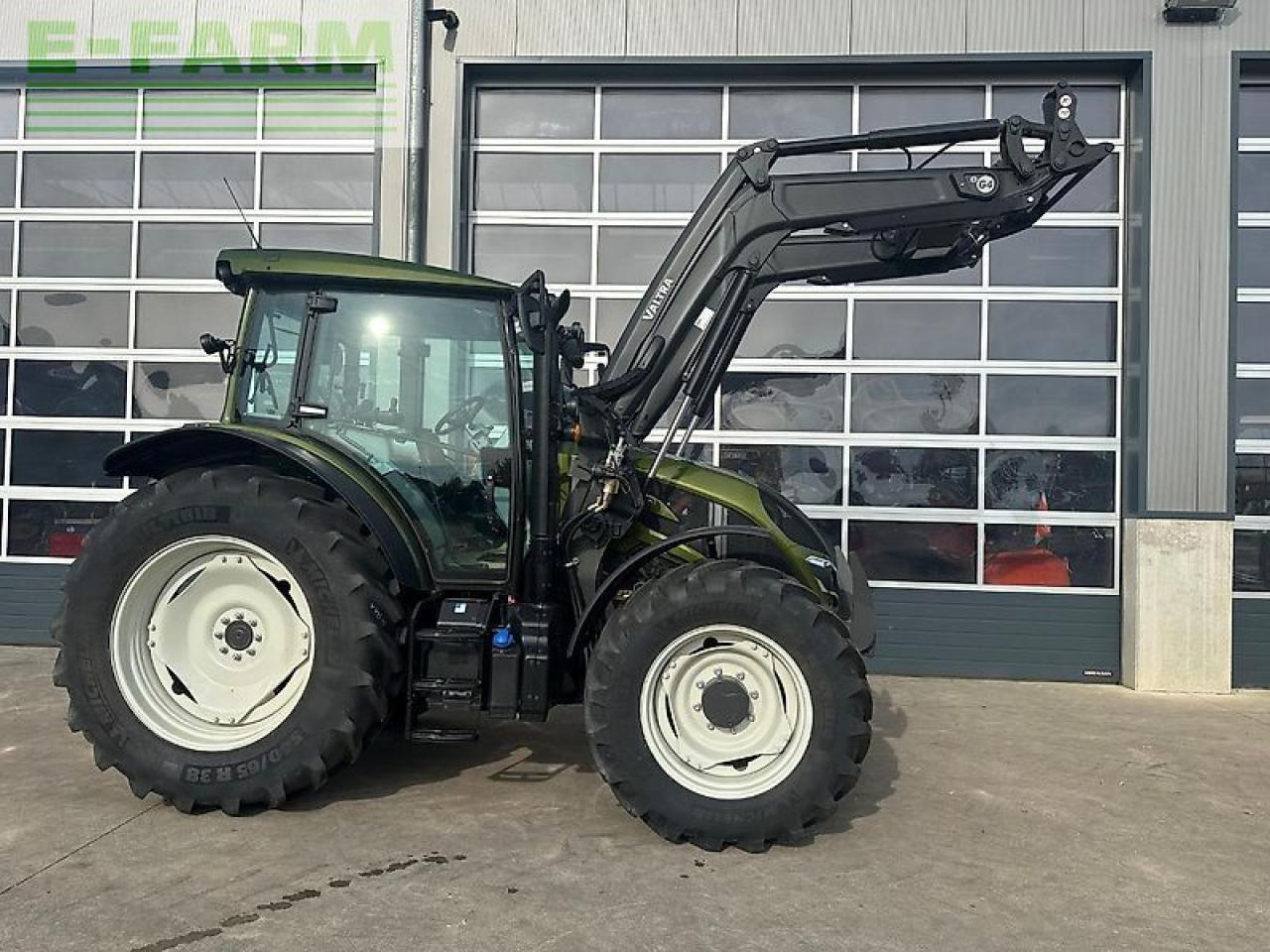 Valtra a105 mit frontlader - Traktori: kuva Valtra a105 mit frontlader - Traktori Valtra a105 mit frontlader - Traktori: kuva Valtra a105 mit frontlader - Traktori
