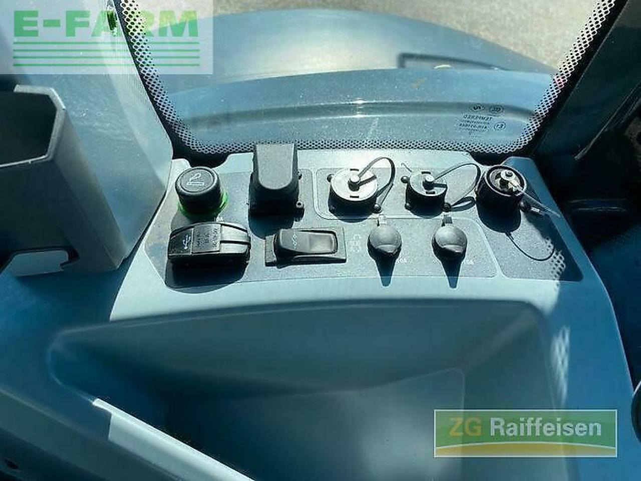 Traktori Valtra g135v 1b9: kuva Traktori Valtra g135v 1b9