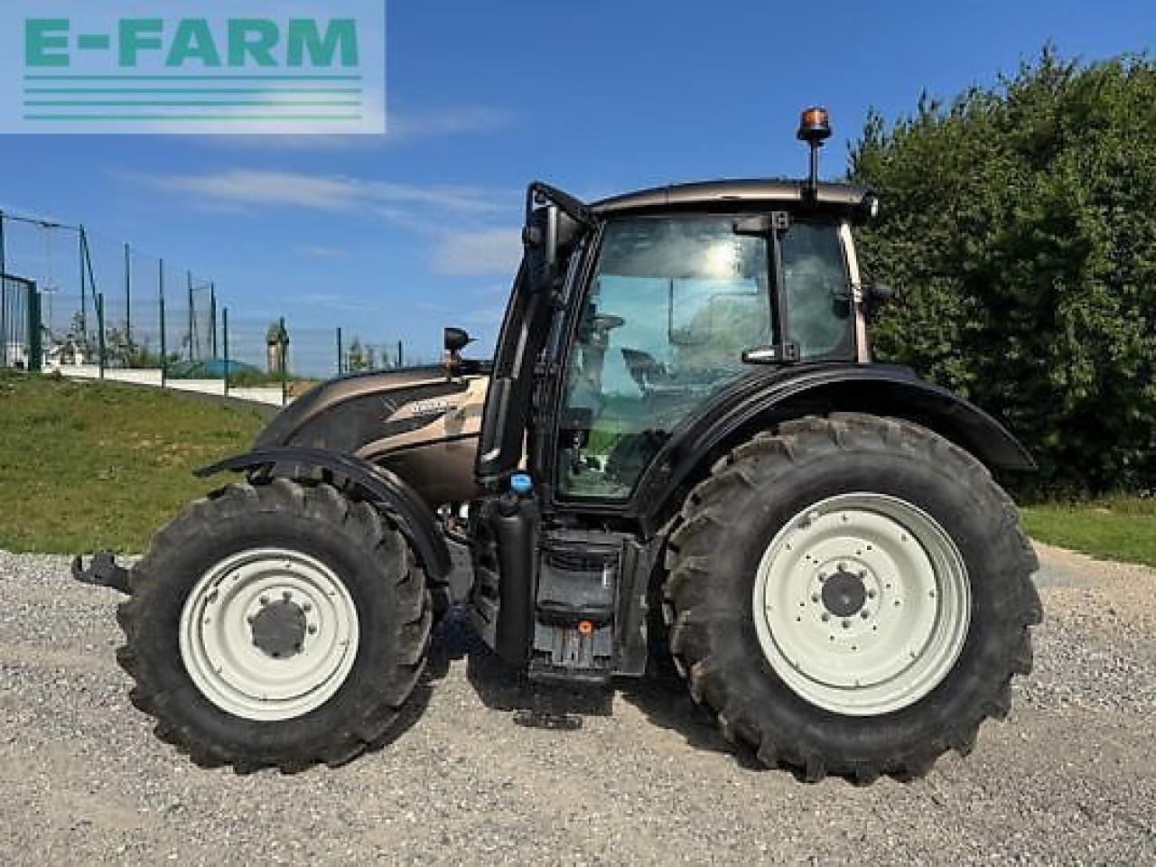 Valtra n135 direct Direct - Traktori: kuva Valtra n135 direct Direct - Traktori Valtra n135 direct Direct - Traktori: kuva Valtra n135 direct Direct - Traktori