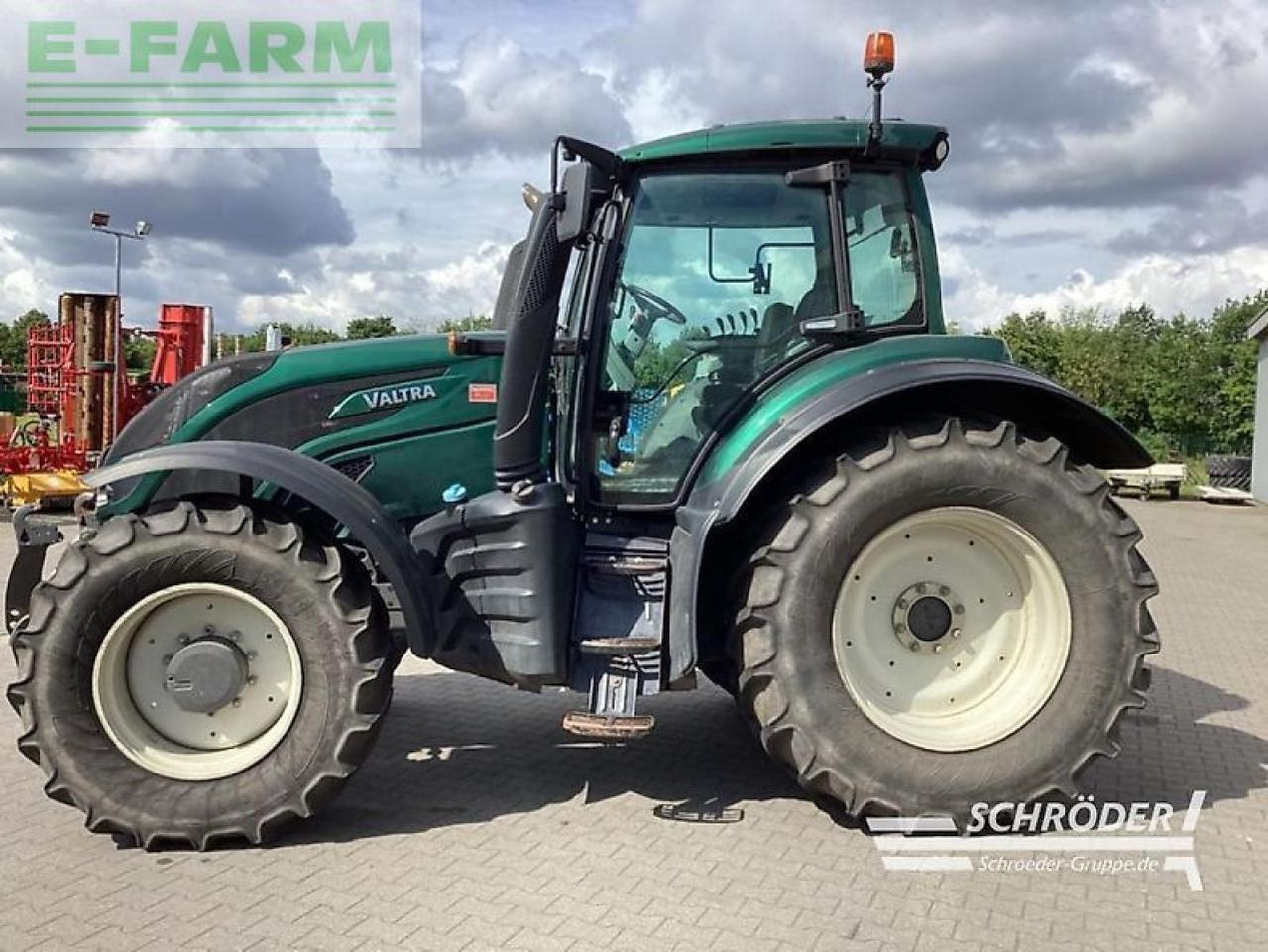 Valtra t 154 h - Traktori: kuva Valtra t 154 h - Traktori Valtra t 154 h - Traktori: kuva Valtra t 154 h - Traktori