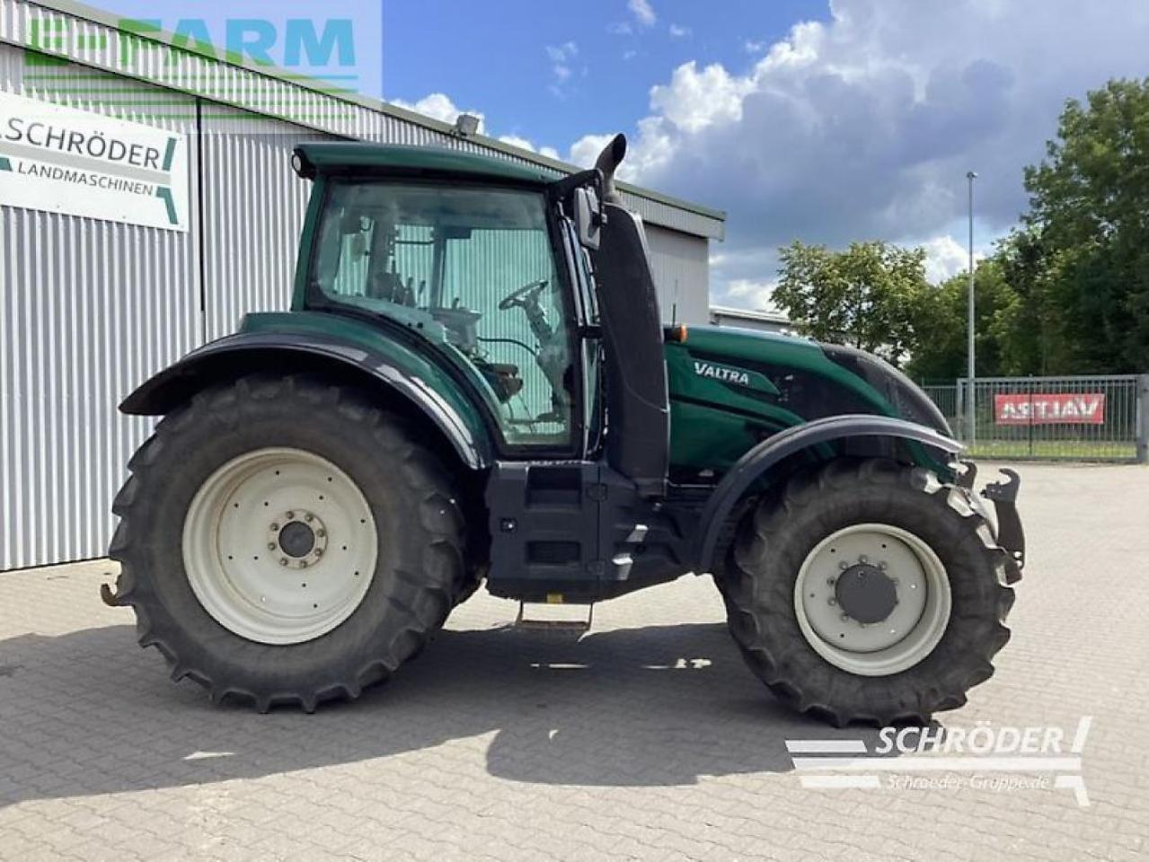 Valtra t 154 h - Traktori: kuva Valtra t 154 h - Traktori Valtra t 154 h - Traktori: kuva Valtra t 154 h - Traktori