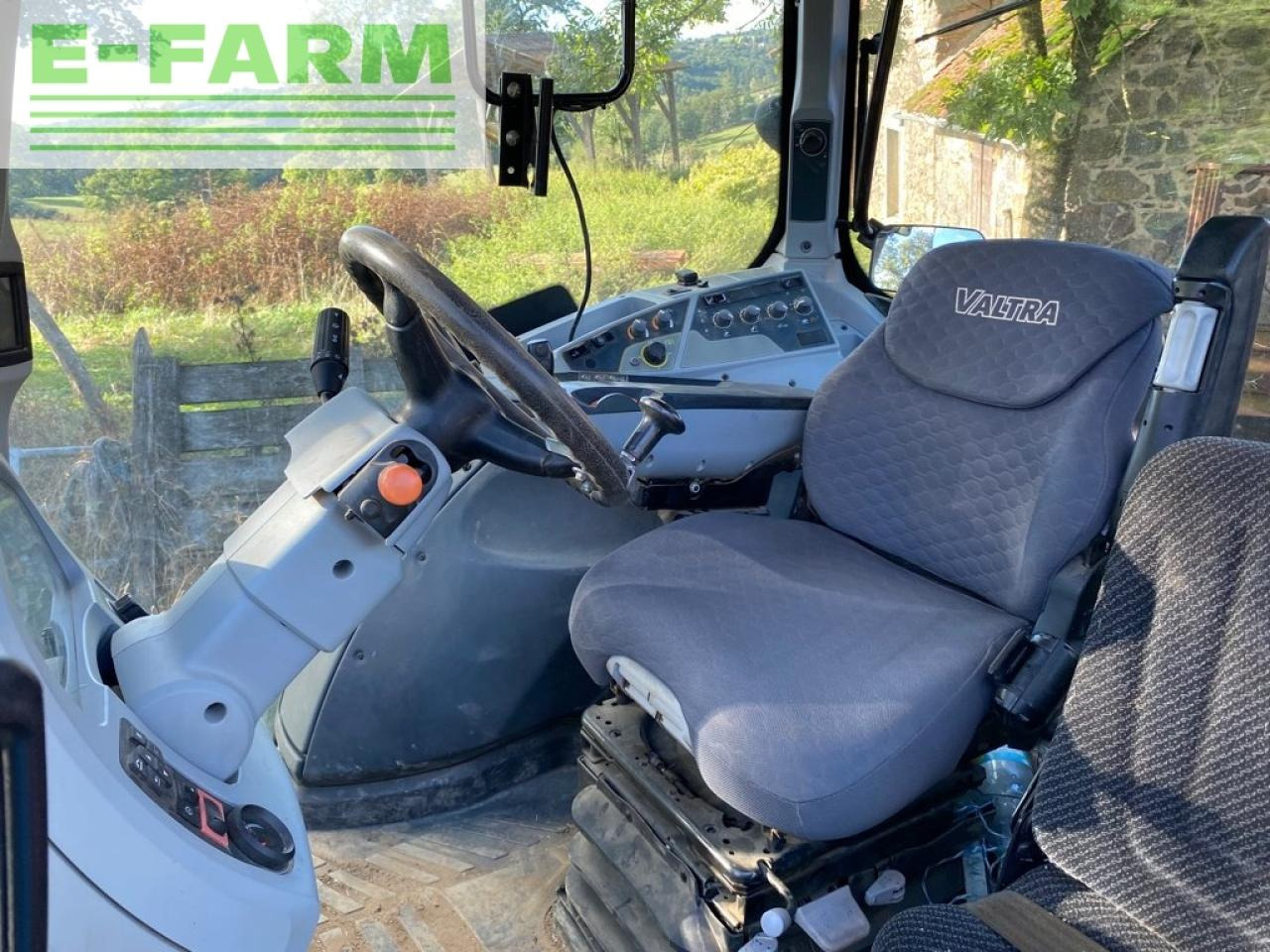 Valtra t 214 direct Direct - Traktori: kuva Valtra t 214 direct Direct - Traktori Valtra t 214 direct Direct - Traktori: kuva Valtra t 214 direct Direct - Traktori