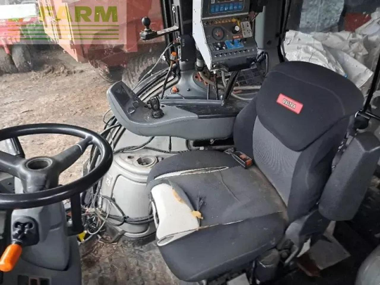 Valtra t172 - Traktori: kuva Valtra t172 - Traktori Valtra t172 - Traktori: kuva Valtra t172 - Traktori