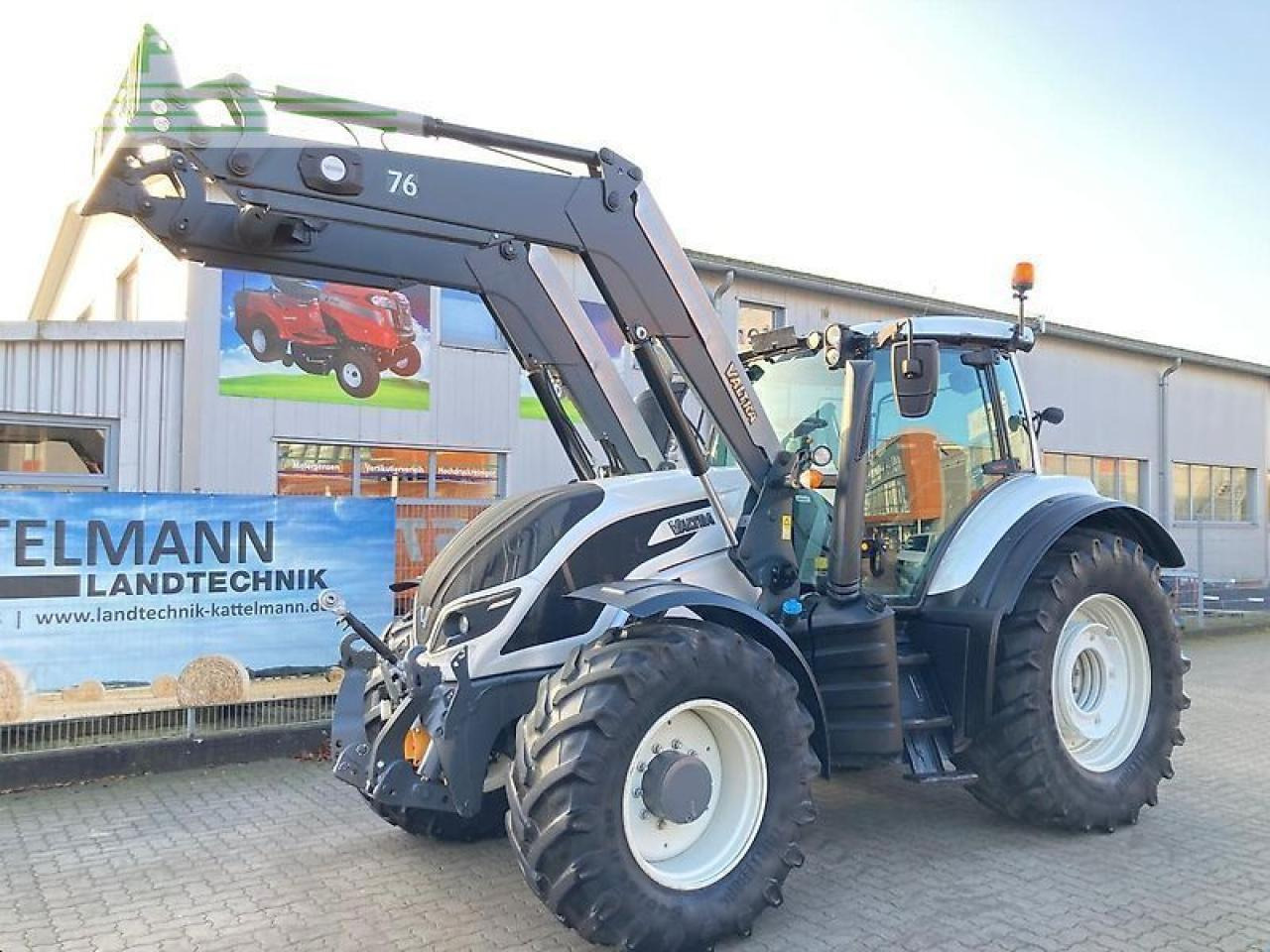Valtra t174ea-active-unlimited edition25 - Traktori: kuva Valtra t174ea-active-unlimited edition25 - Traktori Valtra t174ea-active-unlimited edition25 - Traktori: kuva Valtra t174ea-active-unlimited edition25 - Traktori