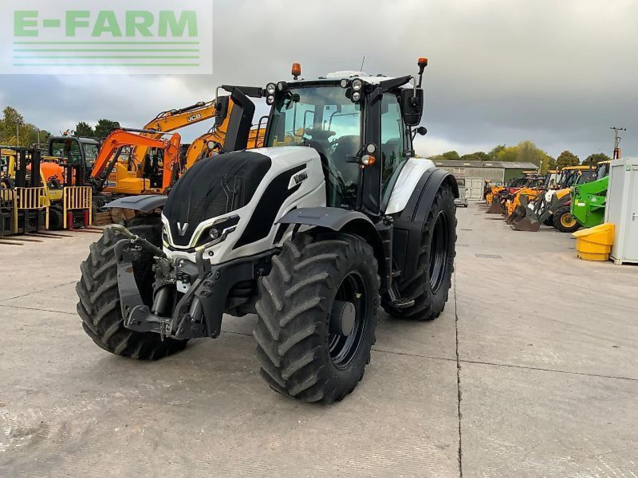 Valtra t235 versu tractor (st24702) Versu - Traktori: kuva Valtra t235 versu tractor (st24702) Versu - Traktori Valtra t235 versu tractor (st24702) Versu - Traktori: kuva Valtra t235 versu tractor (st24702) Versu - Traktori
