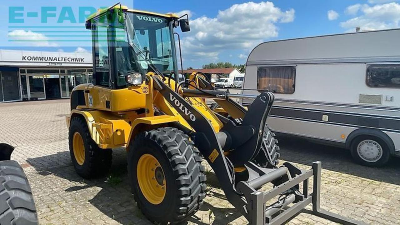 Volvo volvo l 30 - Minikuormaaja: kuva Volvo volvo l 30 - Minikuormaaja Volvo volvo l 30 - Minikuormaaja: kuva Volvo volvo l 30 - Minikuormaaja