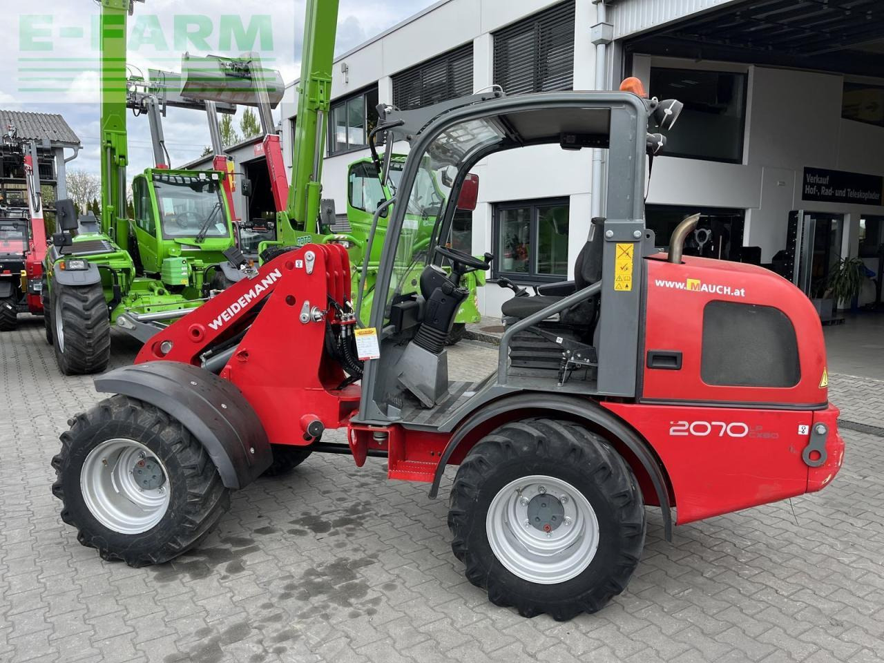 Weidemann 2070cx80 gepflegter zustand - Minikuormaaja: kuva Weidemann 2070cx80 gepflegter zustand - Minikuormaaja Weidemann 2070cx80 gepflegter zustand - Minikuormaaja: kuva Weidemann 2070cx80 gepflegter zustand - Minikuormaaja