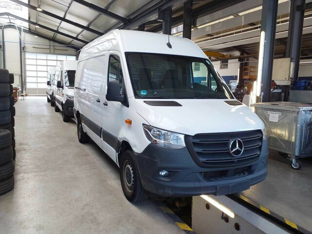 Pakettiauto MERCEDES-BENZ Sprinter 317 CDI Kasten,L2H2,MBUX,Kamera: kuva Pakettiauto MERCEDES-BENZ Sprinter 317 CDI Kasten,L2H2,MBUX,Kamera