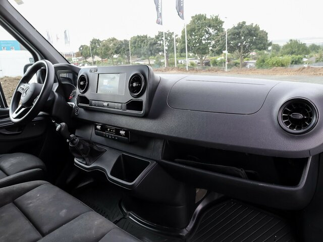 MERCEDES-BENZ Sprinter 317 CDI Kasten,L2H2,MBUX,Kamera - Pakettiauto: kuva MERCEDES-BENZ Sprinter 317 CDI Kasten,L2H2,MBUX,Kamera - Pakettiauto MERCEDES-BENZ Sprinter 317 CDI Kasten,L2H2,MBUX,Kamera - Pakettiauto: kuva MERCEDES-BENZ Sprinter 317 CDI Kasten,L2H2,MBUX,Kamera - Pakettiauto