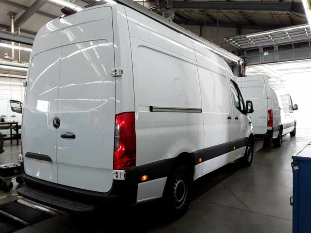 Pakettiauto MERCEDES-BENZ Sprinter 317 CDI Kasten,L2H2,MBUX,Kamera...: kuva Pakettiauto MERCEDES-BENZ Sprinter 317 CDI Kasten,L2H2,MBUX,Kamera...