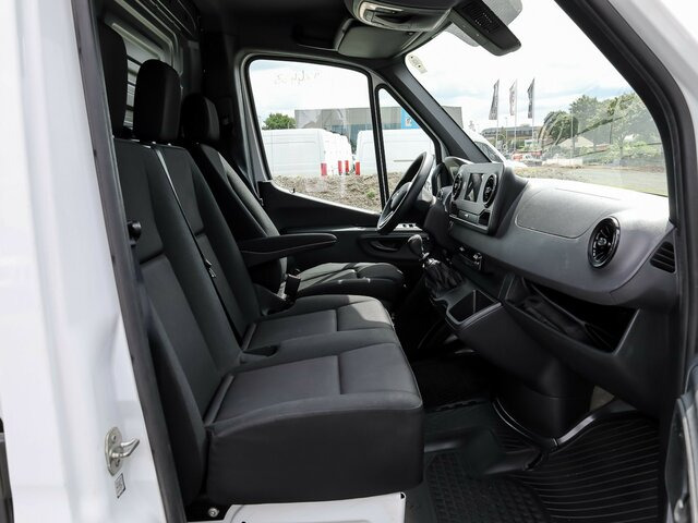 MERCEDES-BENZ Sprinter 317 CDI Kasten,L2H2,MBUX,Kamera - Pakettiauto: kuva MERCEDES-BENZ Sprinter 317 CDI Kasten,L2H2,MBUX,Kamera - Pakettiauto MERCEDES-BENZ Sprinter 317 CDI Kasten,L2H2,MBUX,Kamera - Pakettiauto: kuva MERCEDES-BENZ Sprinter 317 CDI Kasten,L2H2,MBUX,Kamera - Pakettiauto