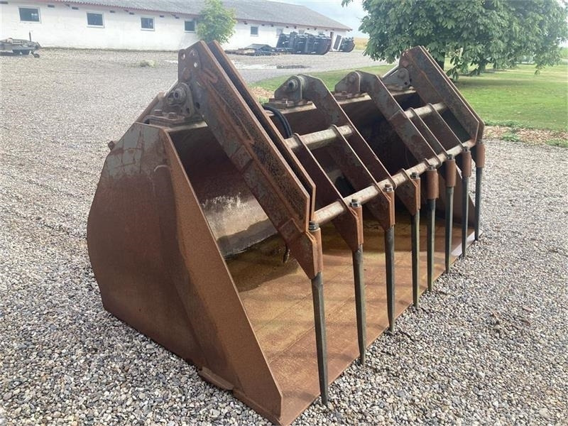 Kirk SILOSKOVL MED VOLVOBESLAG - Säilörehu - laitteet: kuva Kirk SILOSKOVL MED VOLVOBESLAG - Säilörehu - laitteet Kirk SILOSKOVL MED VOLVOBESLAG - Säilörehu - laitteet: kuva Kirk SILOSKOVL MED VOLVOBESLAG - Säilörehu - laitteet