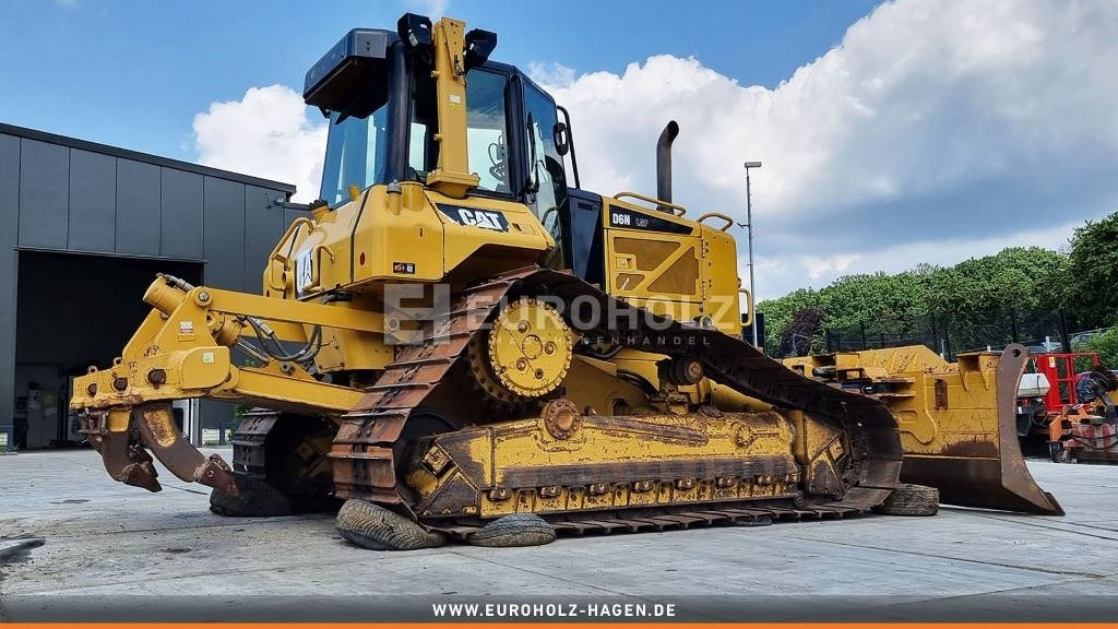 CAT D6N T4 LGP Ripper hydraulische 6-Wege-Verstellung - Puskutraktori: kuva CAT D6N T4 LGP Ripper hydraulische 6-Wege-Verstellung - Puskutraktori CAT D6N T4 LGP Ripper hydraulische 6-Wege-Verstellung - Puskutraktori: kuva CAT D6N T4 LGP Ripper hydraulische 6-Wege-Verstellung - Puskutraktori