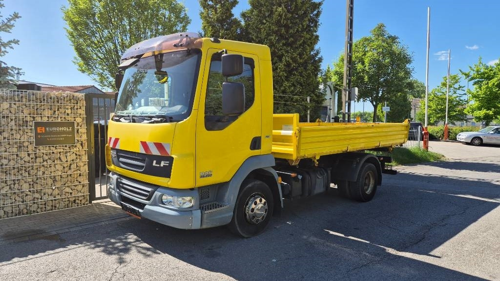 DAF Lkw 3-Seiten-Kipper Meiller 45.220, 2 x AHK, Servo - Kippiauto kuorma-auto: kuva DAF Lkw 3-Seiten-Kipper Meiller 45.220, 2 x AHK, Servo - Kippiauto kuorma-auto DAF Lkw 3-Seiten-Kipper Meiller 45.220, 2 x AHK, Servo - Kippiauto kuorma-auto: kuva DAF Lkw 3-Seiten-Kipper Meiller 45.220, 2 x AHK, Servo - Kippiauto kuorma-auto