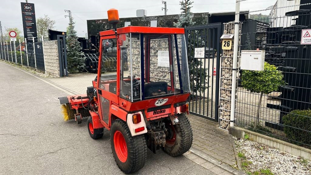 Hako 2300 D Kleintraktor, hyrd. Kehrmaschine, Zapfwelle  - Kunnan traktori: kuva Hako 2300 D Kleintraktor, hyrd. Kehrmaschine, Zapfwelle  - Kunnan traktori Hako 2300 D Kleintraktor, hyrd. Kehrmaschine, Zapfwelle  - Kunnan traktori: kuva Hako 2300 D Kleintraktor, hyrd. Kehrmaschine, Zapfwelle  - Kunnan traktori