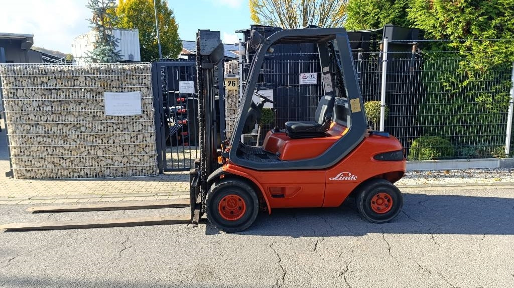 Linde H 30 D, Duplex, Zusatzhydraulik, Palettengabel - Dieseltrukki: kuva Linde H 30 D, Duplex, Zusatzhydraulik, Palettengabel - Dieseltrukki Linde H 30 D, Duplex, Zusatzhydraulik, Palettengabel - Dieseltrukki: kuva Linde H 30 D, Duplex, Zusatzhydraulik, Palettengabel - Dieseltrukki