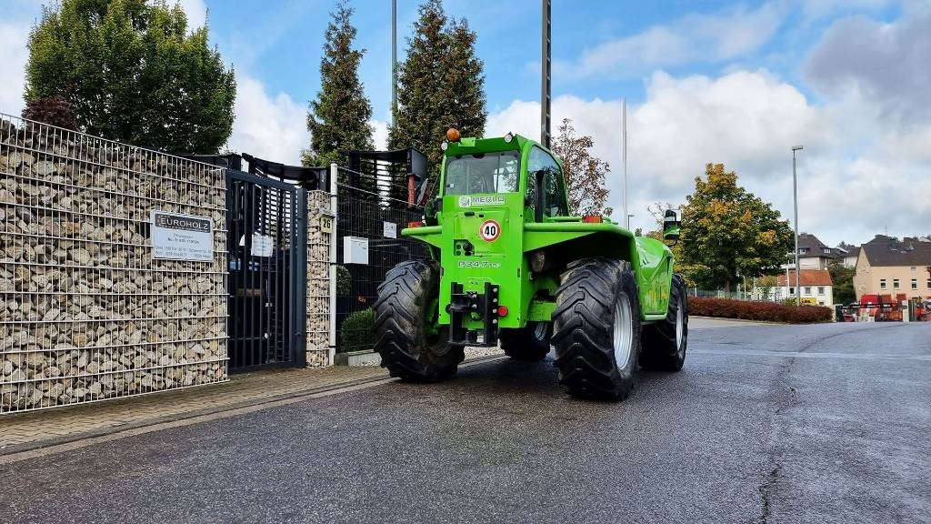Merlo Radlader P34.7 Turbo 4x4, Allrad, Hubhöhe 7 m - Pyöräkuormaaja: kuva Merlo Radlader P34.7 Turbo 4x4, Allrad, Hubhöhe 7 m - Pyöräkuormaaja Merlo Radlader P34.7 Turbo 4x4, Allrad, Hubhöhe 7 m - Pyöräkuormaaja: kuva Merlo Radlader P34.7 Turbo 4x4, Allrad, Hubhöhe 7 m - Pyöräkuormaaja