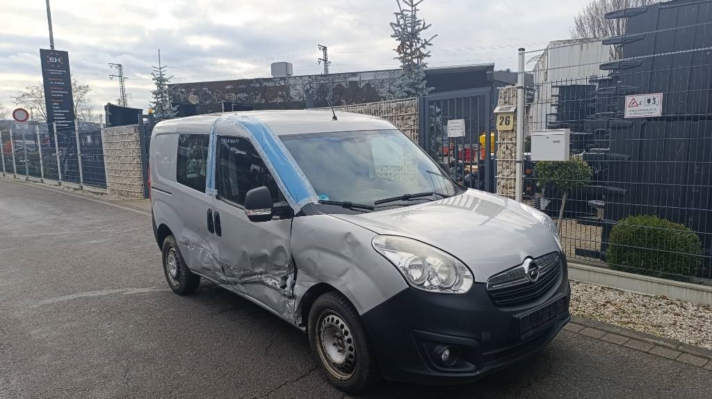 Opel Combo Kastenwagen Transp. Seitenschaden fahrbereit - Jakeluauto: kuva Opel Combo Kastenwagen Transp. Seitenschaden fahrbereit - Jakeluauto Opel Combo Kastenwagen Transp. Seitenschaden fahrbereit - Jakeluauto: kuva Opel Combo Kastenwagen Transp. Seitenschaden fahrbereit - Jakeluauto