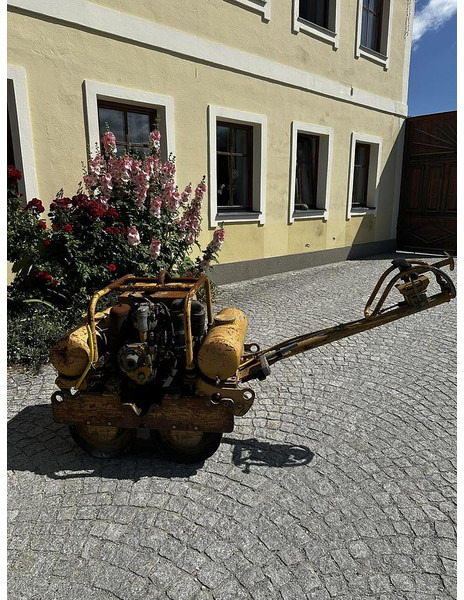 Ammann DR70 Stangenwalze - Jyrä - maanviljely: kuva Ammann DR70 Stangenwalze - Jyrä - maanviljely Ammann DR70 Stangenwalze - Jyrä - maanviljely: kuva Ammann DR70 Stangenwalze - Jyrä - maanviljely