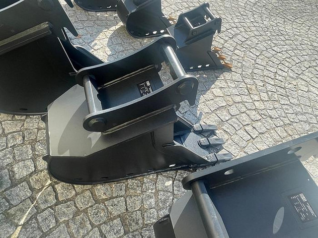 Big Tieflöffel 30 cm mit Lehnhoff MS03 Symlock Aufnahme - Kauha: kuva Big Tieflöffel 30 cm mit Lehnhoff MS03 Symlock Aufnahme - Kauha Big Tieflöffel 30 cm mit Lehnhoff MS03 Symlock Aufnahme - Kauha: kuva Big Tieflöffel 30 cm mit Lehnhoff MS03 Symlock Aufnahme - Kauha