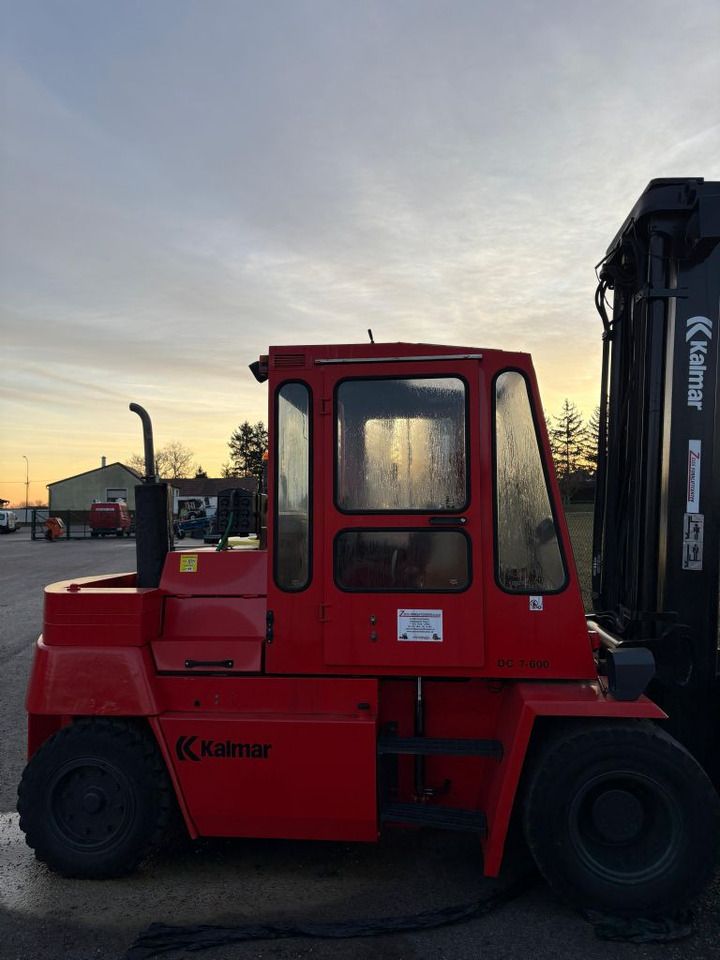 Kalmar DC7-600 - Dieseltrukki: kuva Kalmar DC7-600 - Dieseltrukki Kalmar DC7-600 - Dieseltrukki: kuva Kalmar DC7-600 - Dieseltrukki