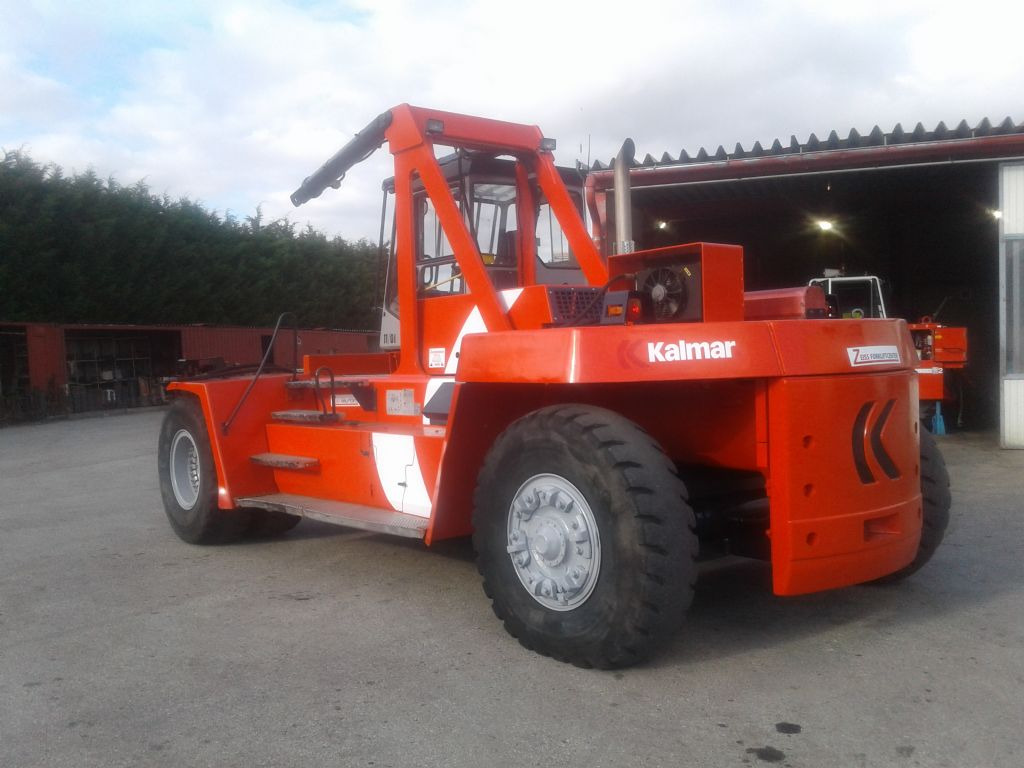 Kalmar DCE330-12 - Dieseltrukki: kuva Kalmar DCE330-12 - Dieseltrukki Kalmar DCE330-12 - Dieseltrukki: kuva Kalmar DCE330-12 - Dieseltrukki