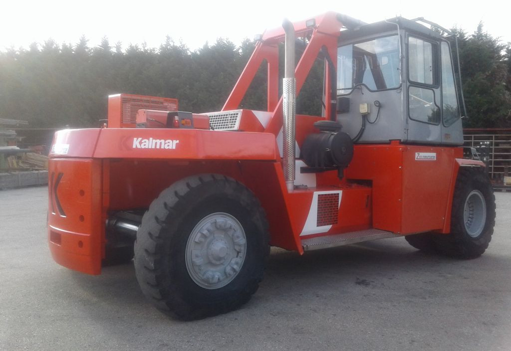 Kalmar DCE330-12 - Dieseltrukki: kuva Kalmar DCE330-12 - Dieseltrukki Kalmar DCE330-12 - Dieseltrukki: kuva Kalmar DCE330-12 - Dieseltrukki