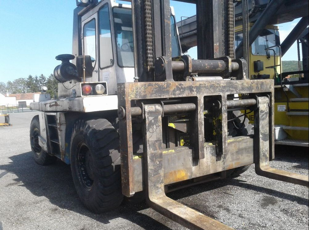 Kalmar KLMV20-1200 - Dieseltrukki: kuva Kalmar KLMV20-1200 - Dieseltrukki Kalmar KLMV20-1200 - Dieseltrukki: kuva Kalmar KLMV20-1200 - Dieseltrukki