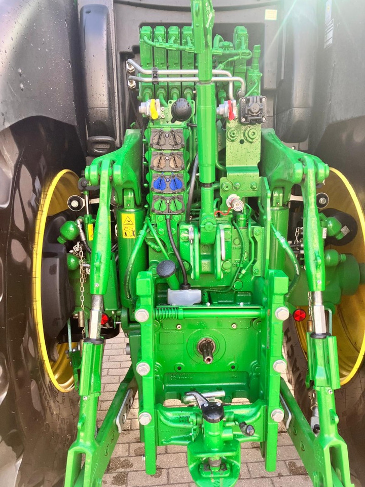 John Deere 6R 175 - Traktori: kuva John Deere 6R 175 - Traktori John Deere 6R 175 - Traktori: kuva John Deere 6R 175 - Traktori