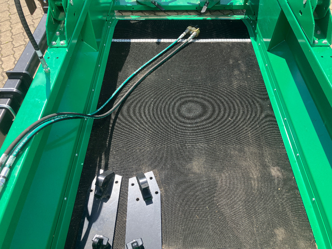 Spread-a-Bale Midi 2VR - 100 - Karjatalouskone: kuva Spread-a-Bale Midi 2VR - 100 - Karjatalouskone Spread-a-Bale Midi 2VR - 100 - Karjatalouskone: kuva Spread-a-Bale Midi 2VR - 100 - Karjatalouskone