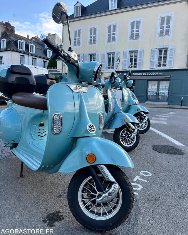 1 Scooter e-retro 50cc - Easy Watts - Moottoripyörä: kuva 1 Scooter e-retro 50cc - Easy Watts - Moottoripyörä 1 Scooter e-retro 50cc - Easy Watts - Moottoripyörä: kuva 1 Scooter e-retro 50cc - Easy Watts - Moottoripyörä